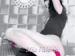 Mia_Valerin
